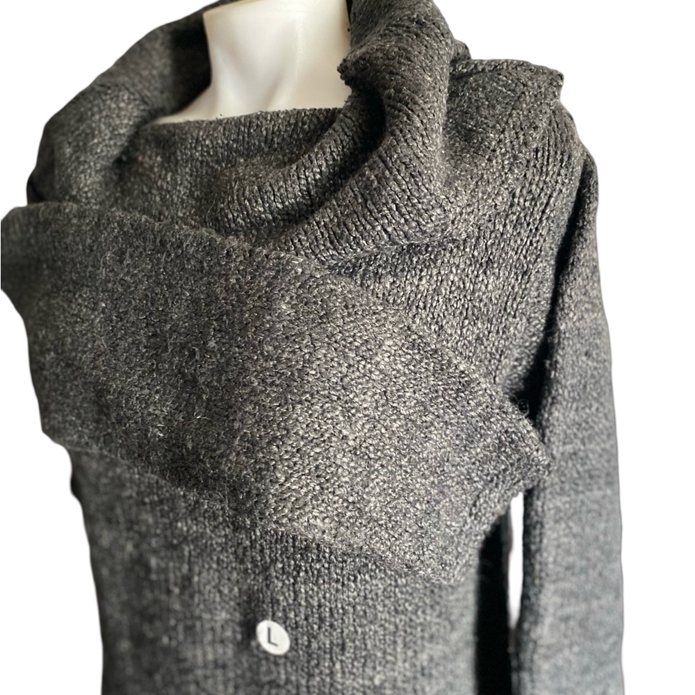 Vintage NWOT RARE. Womens Charcoal Sweater
